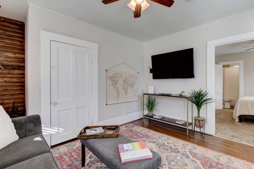 Cedar Blossom Bungalow Is A Cozy Getaway With A 5 Minute Walk To Downtown! Hot Springs Exteriér fotografie