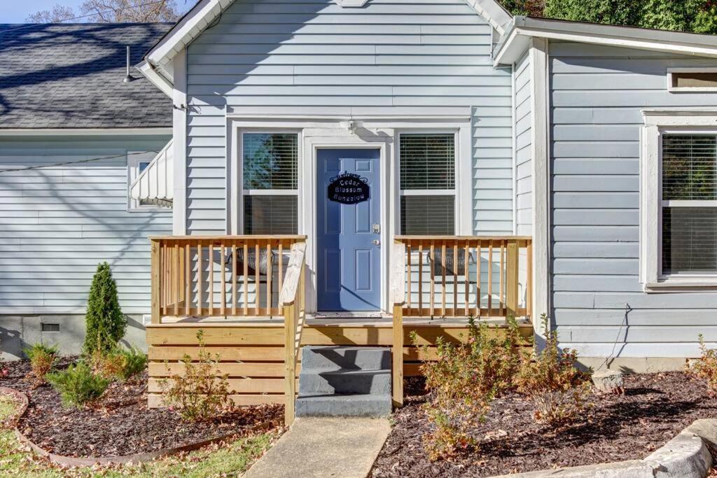 Cedar Blossom Bungalow Is A Cozy Getaway With A 5 Minute Walk To Downtown! Hot Springs Exteriér fotografie