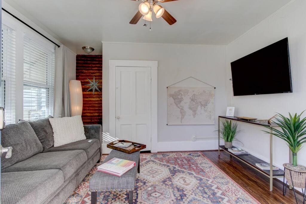 Cedar Blossom Bungalow Is A Cozy Getaway With A 5 Minute Walk To Downtown! Hot Springs Exteriér fotografie