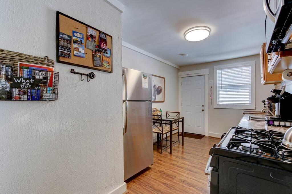 Cedar Blossom Bungalow Is A Cozy Getaway With A 5 Minute Walk To Downtown! Hot Springs Exteriér fotografie